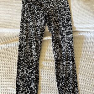 Lululemon Black and White Patterned Leggings
